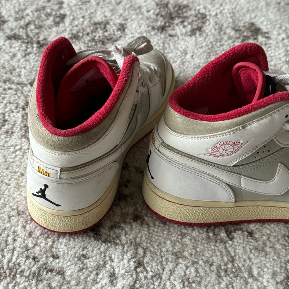 retro hare Jordan’s - Picture 2 of 2